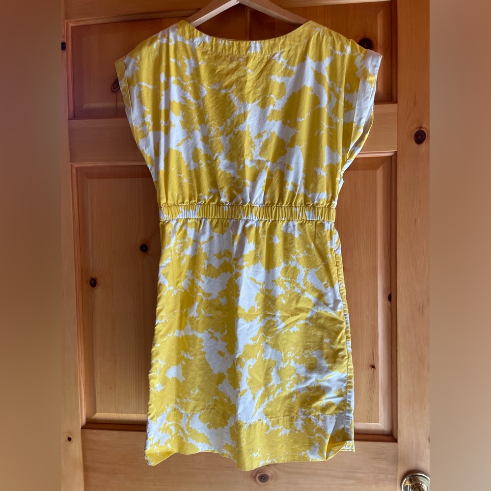 Women’s Short-Sleeved Cinched Mini Dress